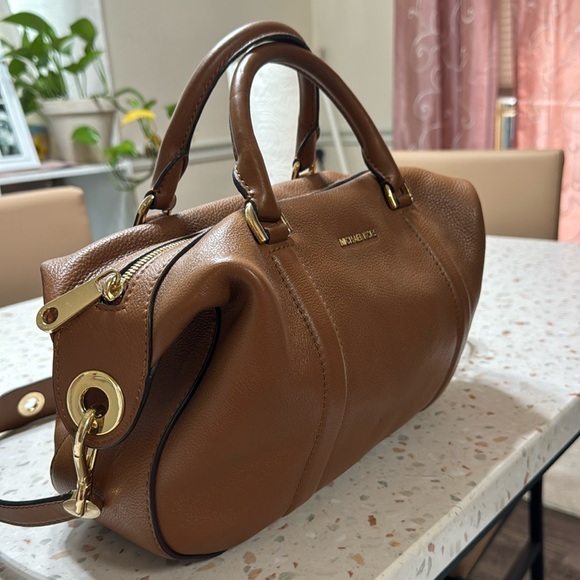 Michael Kors Raven Satchel - Picture 2 of 14